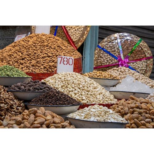 India-Delhi-Old Delhi Old Delhi street market Assorted nuts-spices and snacks